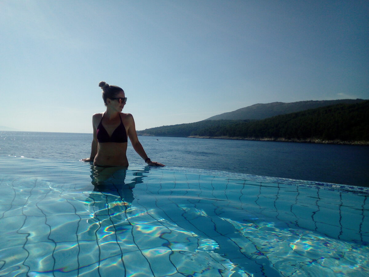 Kroatien: Sveta Marina – Pool am Meer ist auch cool : )